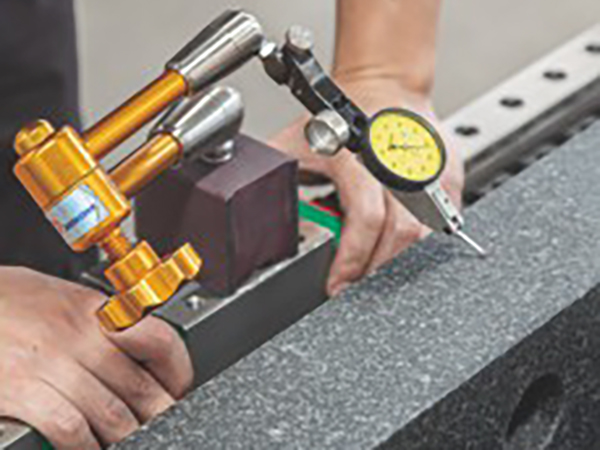 精密线轨平行度精度检...